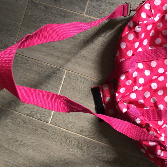 Pink and white polka dot “B” duffle bag with strap and front zipper small pocket - Picture 4 of 16